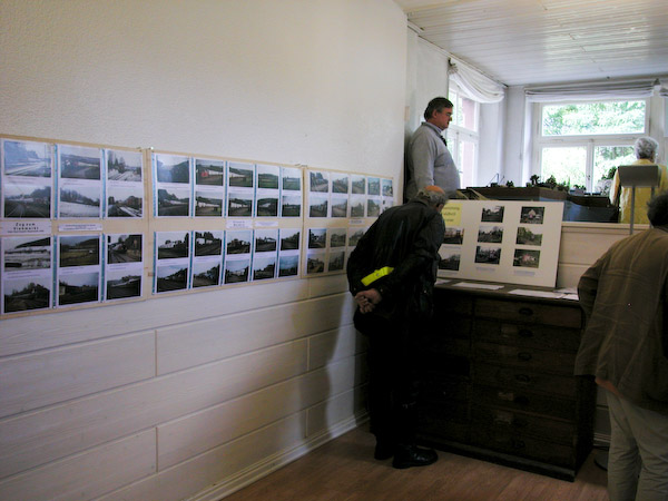 Ausstellung zur Geschichte des Waldbröler Staatsbahnhofs im Empfangsgebäude. Foto: Christof Weschenbach.