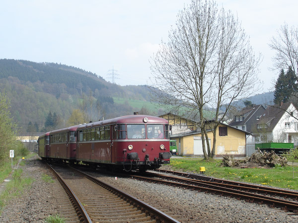  In Osberghausen wechselt der Zug auf die Wiehltalbahn. Foto: Ulrich Clees