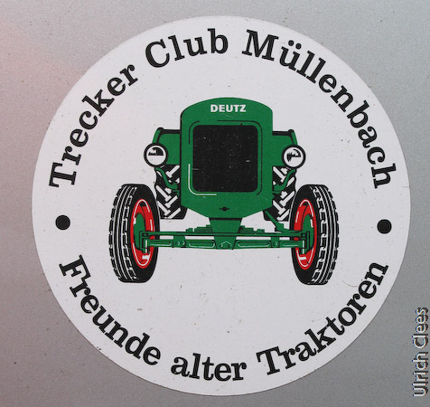 Der Trecker-Club Müllenbach nimmt - etwas Paradox - nicht mit einem Trecker am Fest teil, sondern mit seinem Steinbrecher von 1940, ...