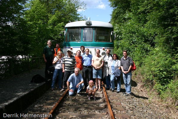 Auch Gruppen charterten den Zug, hier Redaktion und Vereinsmitglieder der Zeitschrift "der schienebus" anlässlich ihrer Jahreshauptversammlung in Remperg.